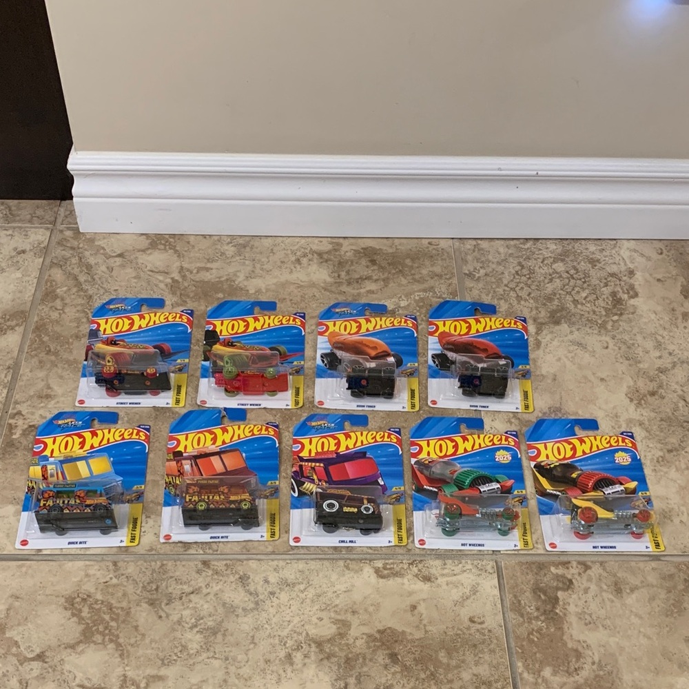 Hot Wheels Fast Foodie 2025 9 car set Treasure hunt Chill Mill TH Street Wiener